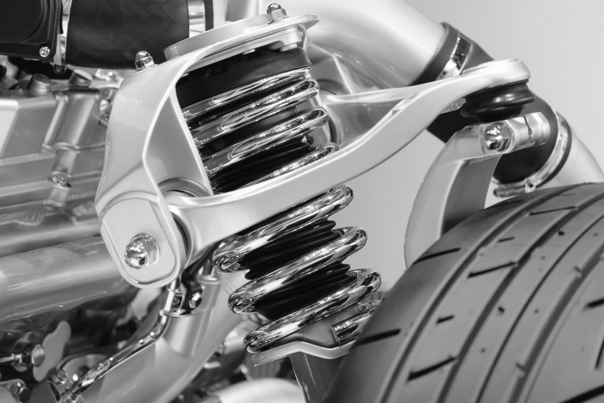 A Inovação na Suspensão dos Veículos Elétricos - Por Telles Martins